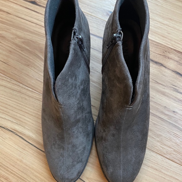 Vaneli Ankle boots - Picture 2 of 10